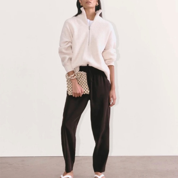 Everlane The Tapered Pant in Butterlite – Black – Size S (NWT) - Picture 2 of 5